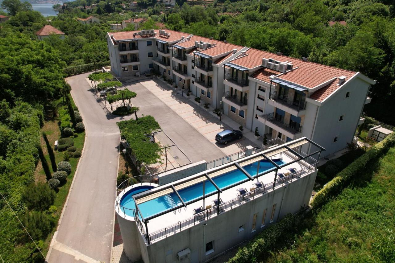 Green Bay Apartments Morinj Kotor Dış mekan fotoğraf