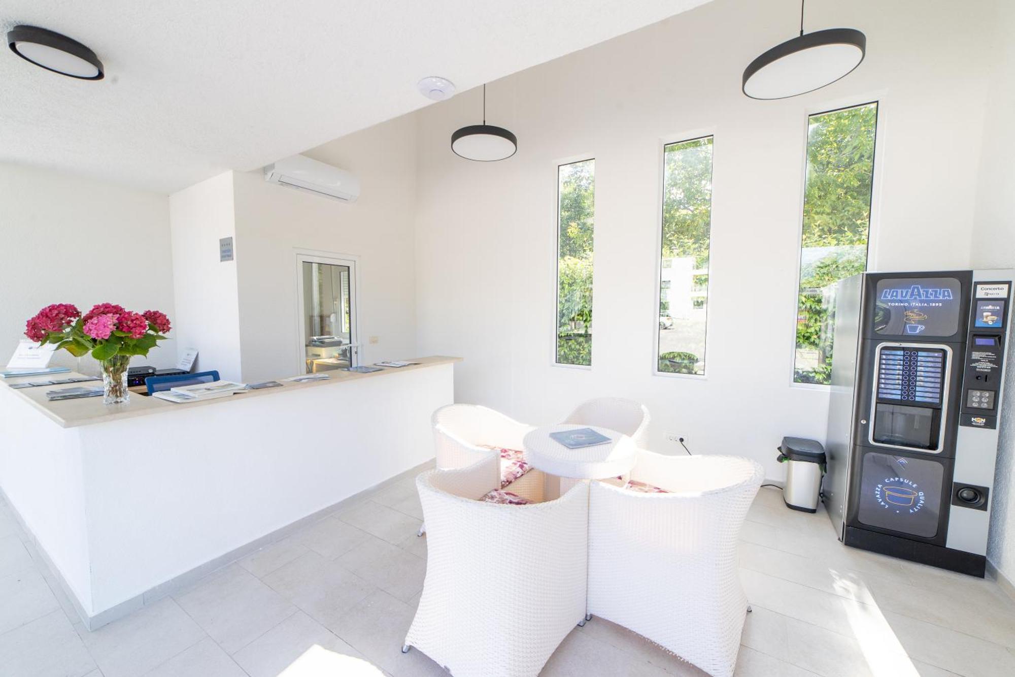 Green Bay Apartments Morinj Kotor Dış mekan fotoğraf