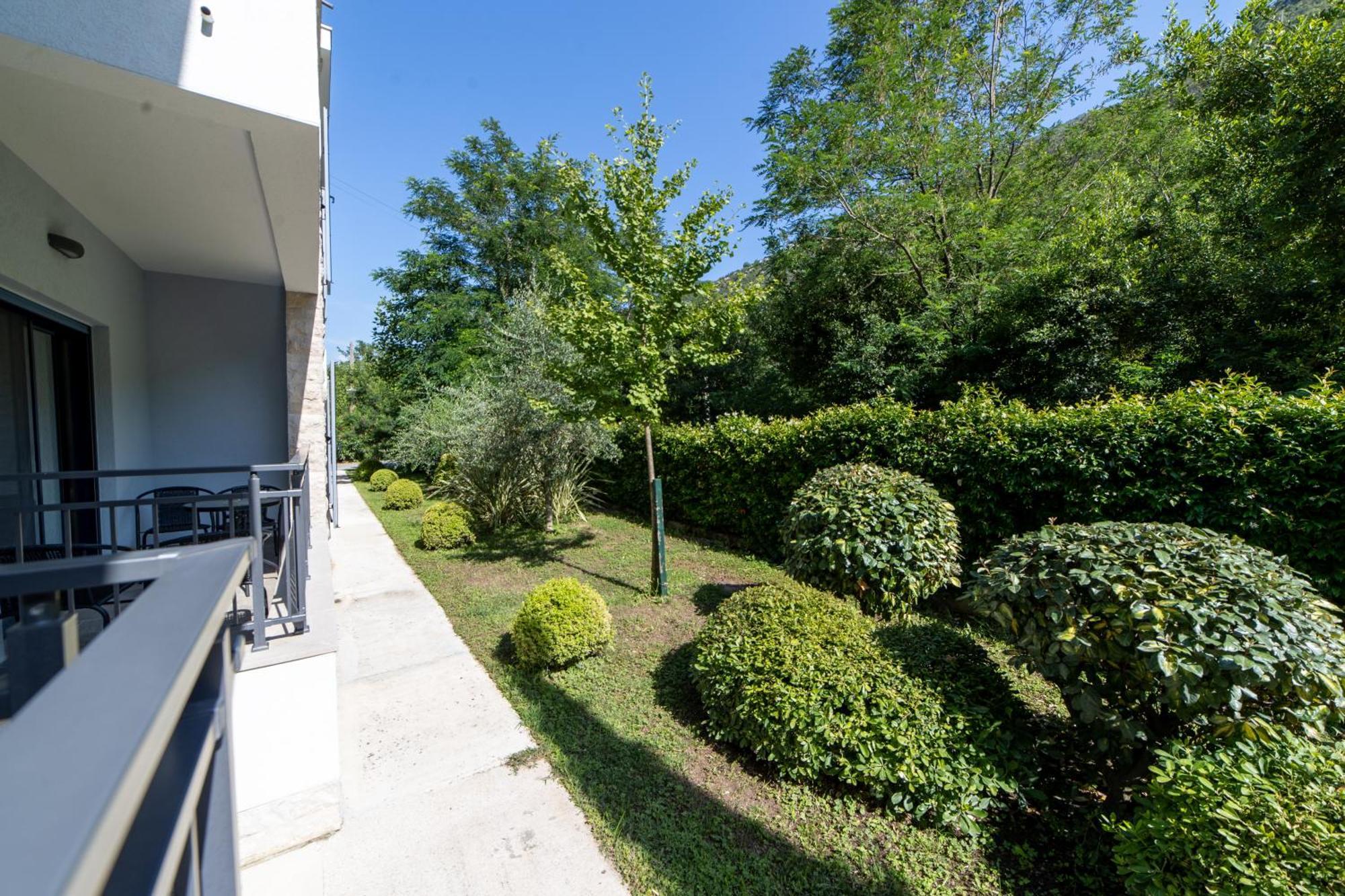 Green Bay Apartments Morinj Kotor Dış mekan fotoğraf