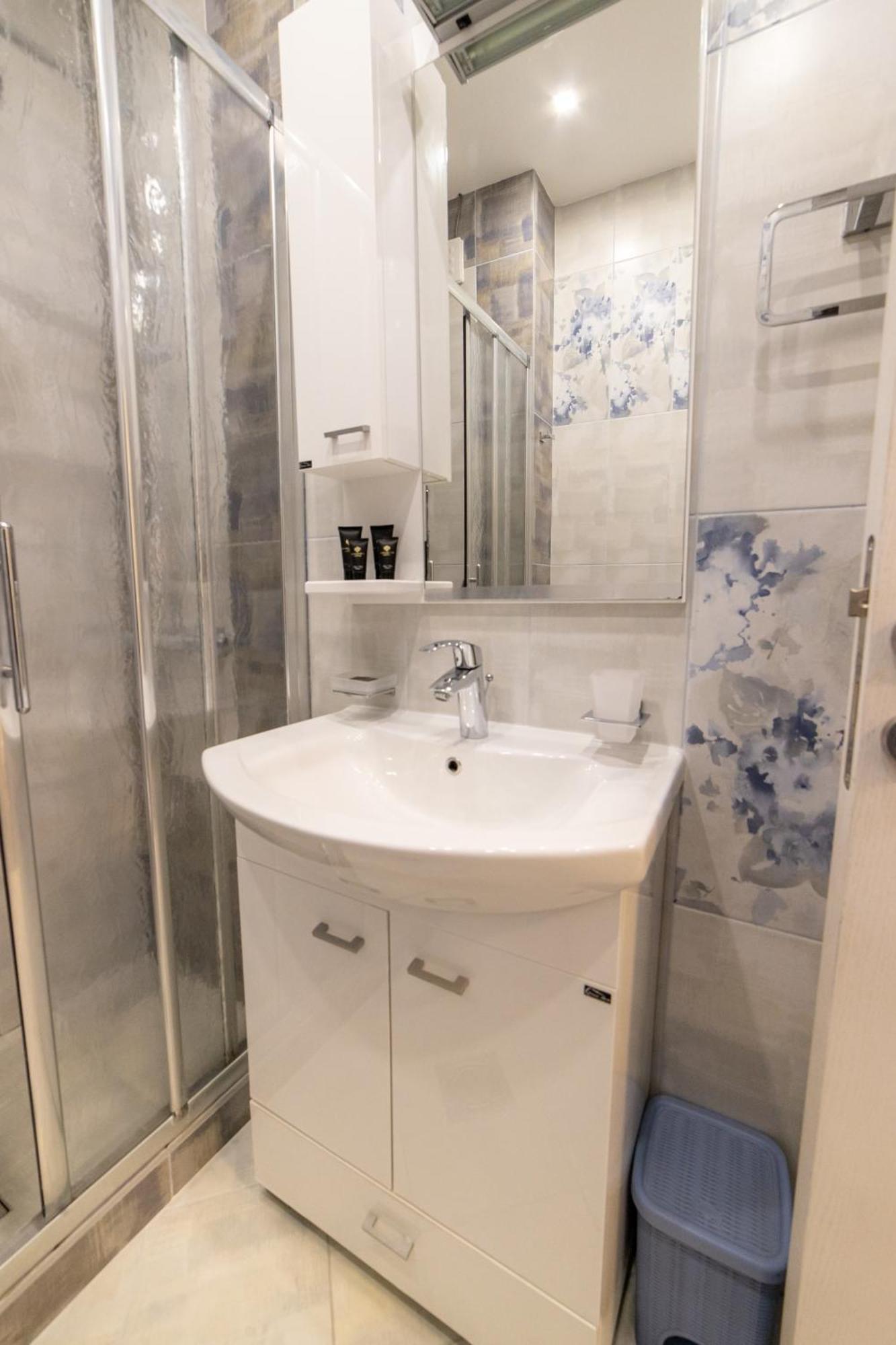 Green Bay Apartments Morinj Kotor Dış mekan fotoğraf
