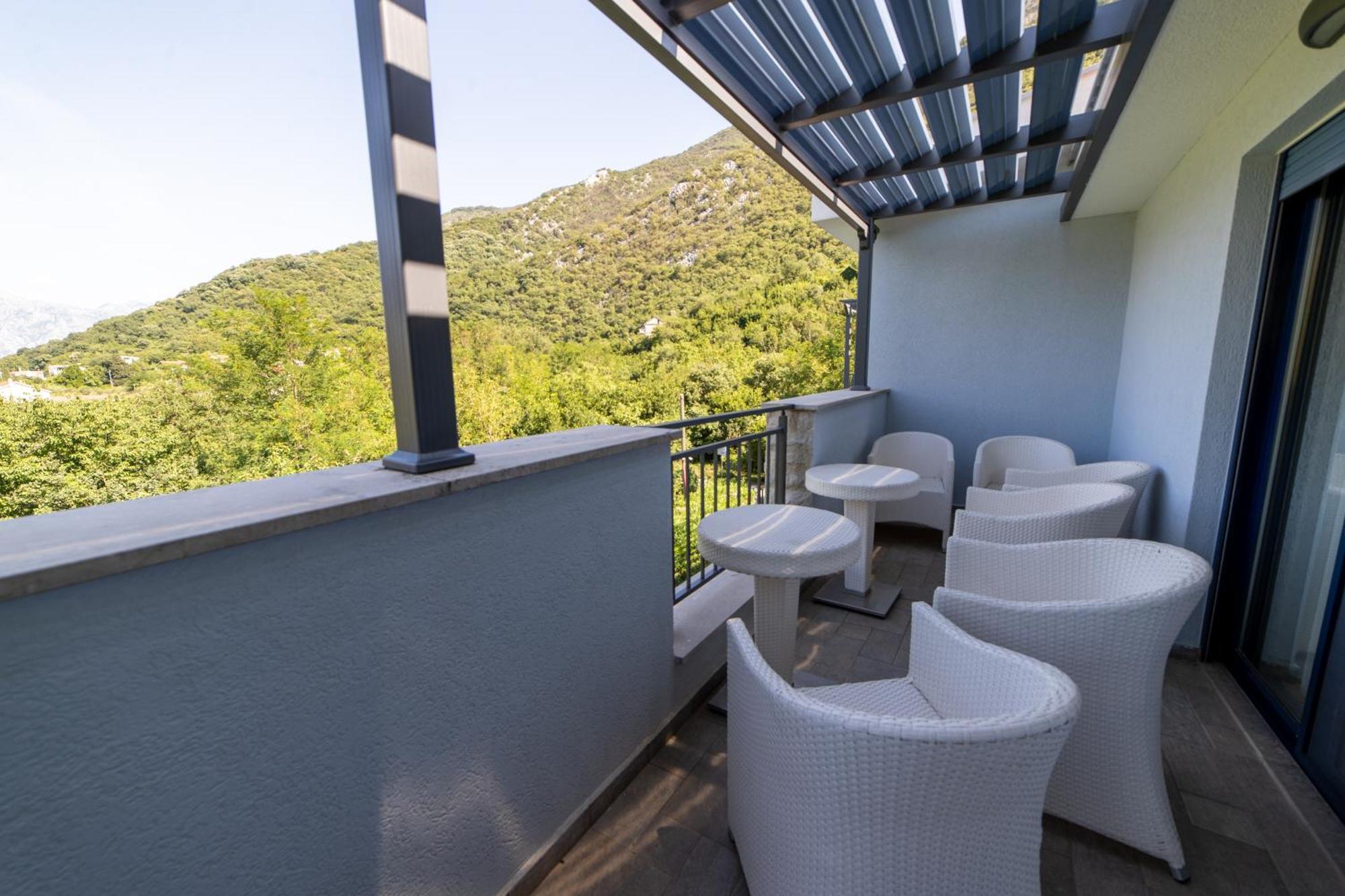 Green Bay Apartments Morinj Kotor Dış mekan fotoğraf