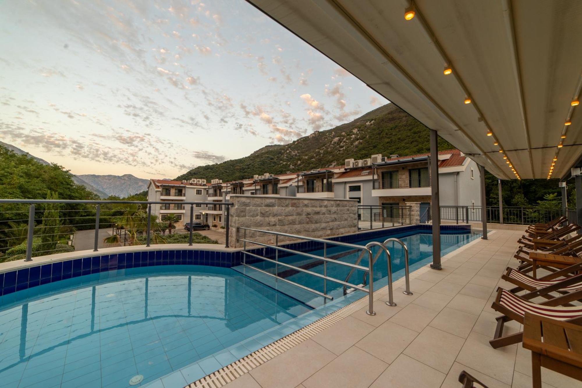 Green Bay Apartments Morinj Kotor Dış mekan fotoğraf