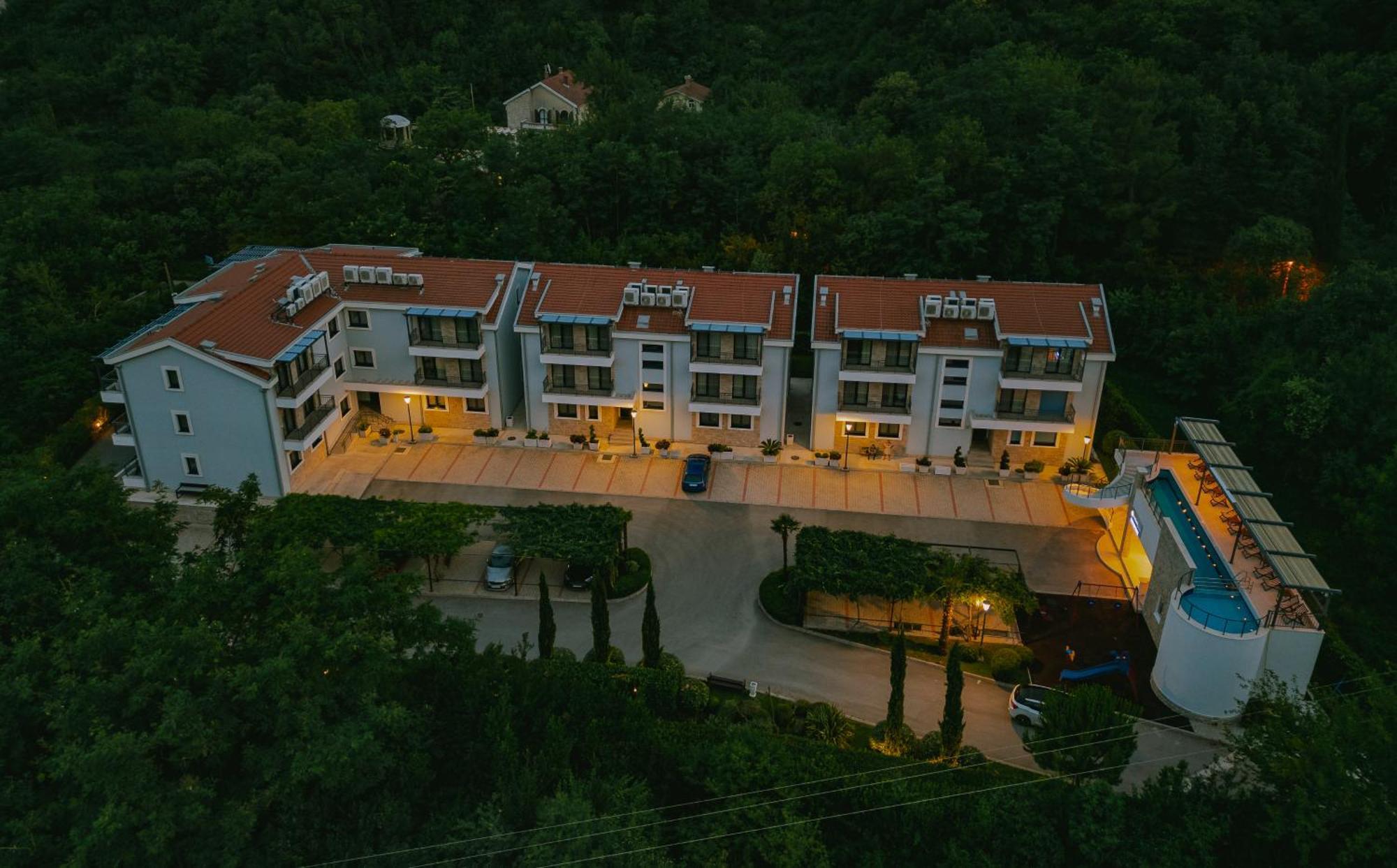 Green Bay Apartments Morinj Kotor Dış mekan fotoğraf