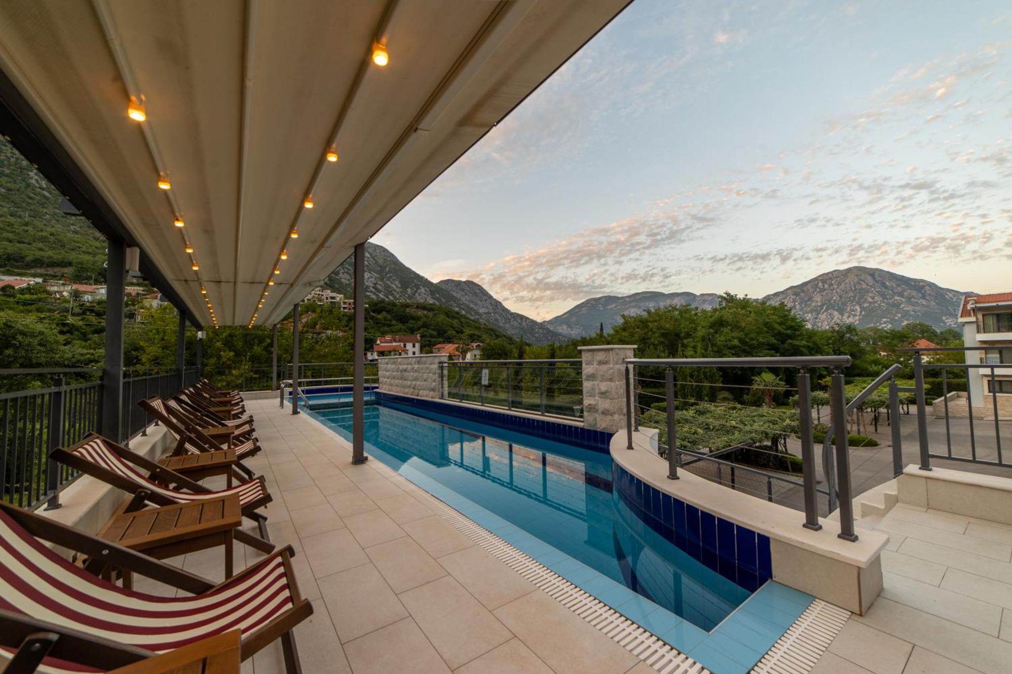 Green Bay Apartments Morinj Kotor Dış mekan fotoğraf